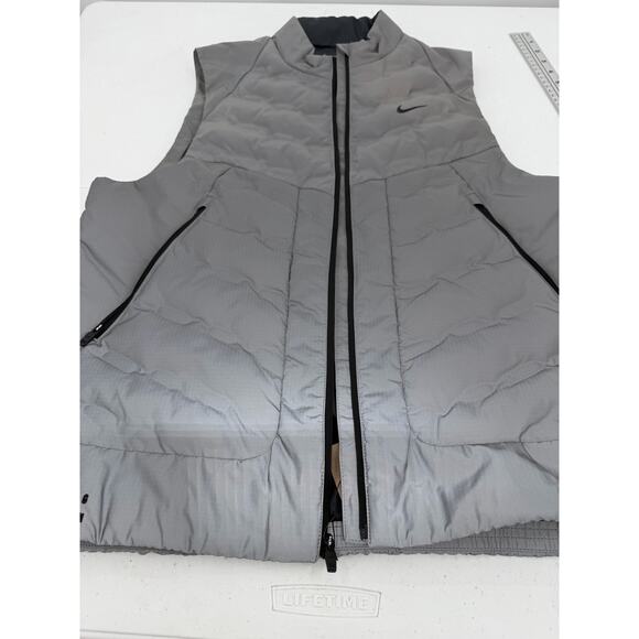 NWT Nike Running Division Therma-FIT ADV Running Reflective Silver/Gray Vest - Picture 11 of 16